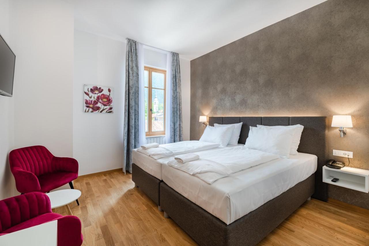 Hotel Dvorec Tolmin Eksteriør bilde