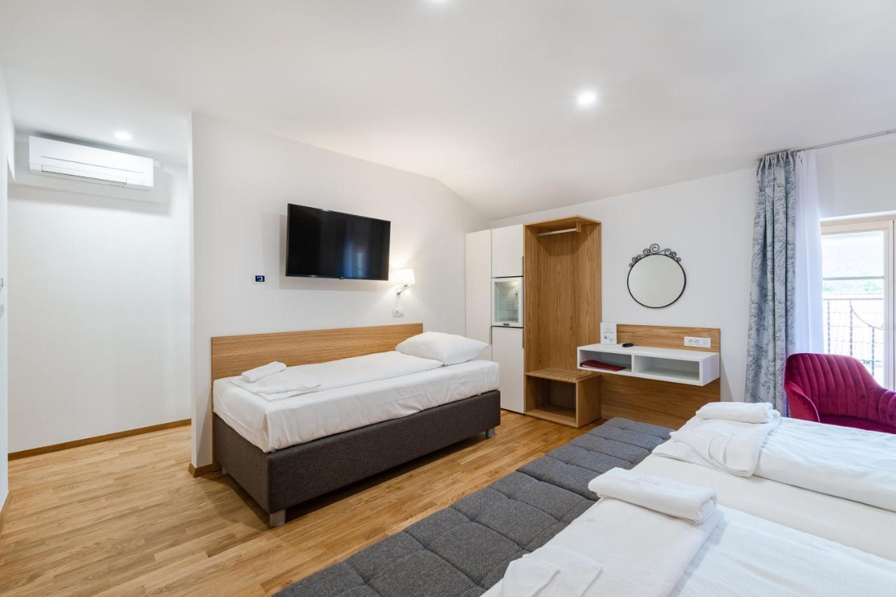 Hotel Dvorec Tolmin Eksteriør bilde