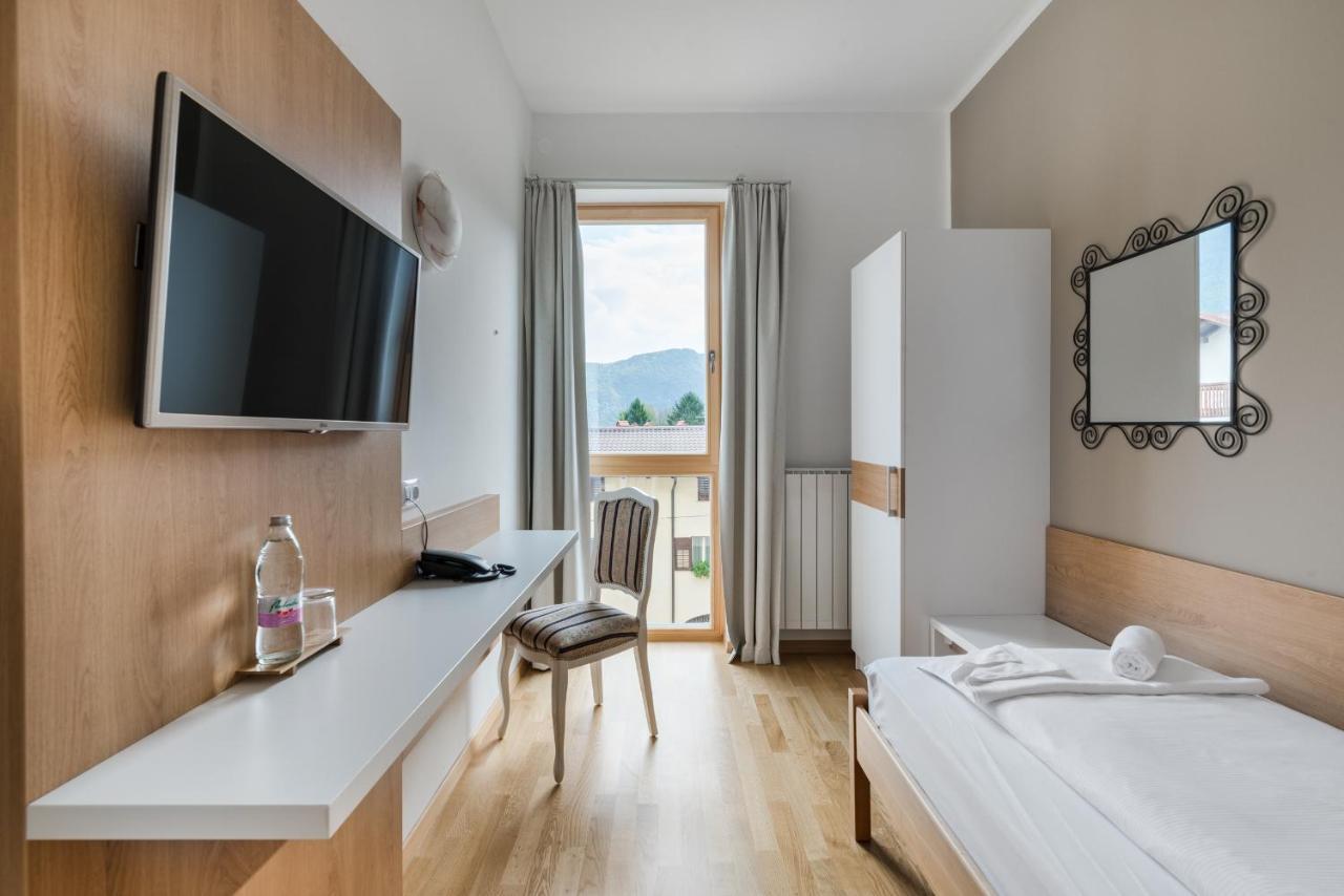 Hotel Dvorec Tolmin Eksteriør bilde